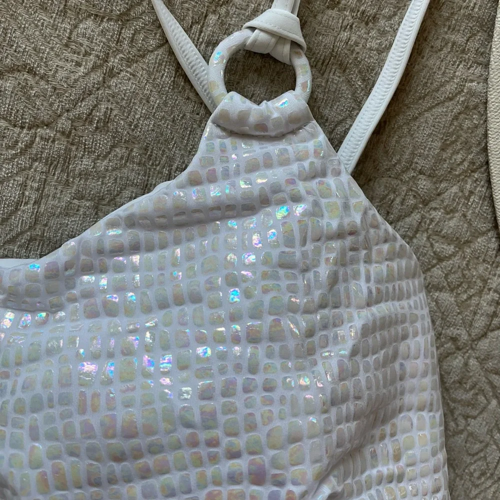 NEW! LSpace Set Indiana top and Jones Bottom Bitsy in gloss white gator - Picture 13 of 15